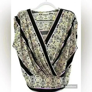 Women’s New York and Company Stretch Top